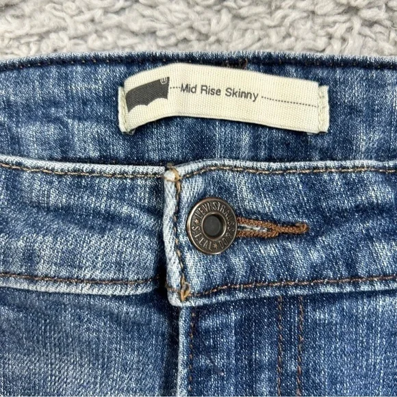 Levi's Jeans Womens 28 Mid Rise Skinny Regular Wash Casual Clean Party Denim - Picture 2 of 5